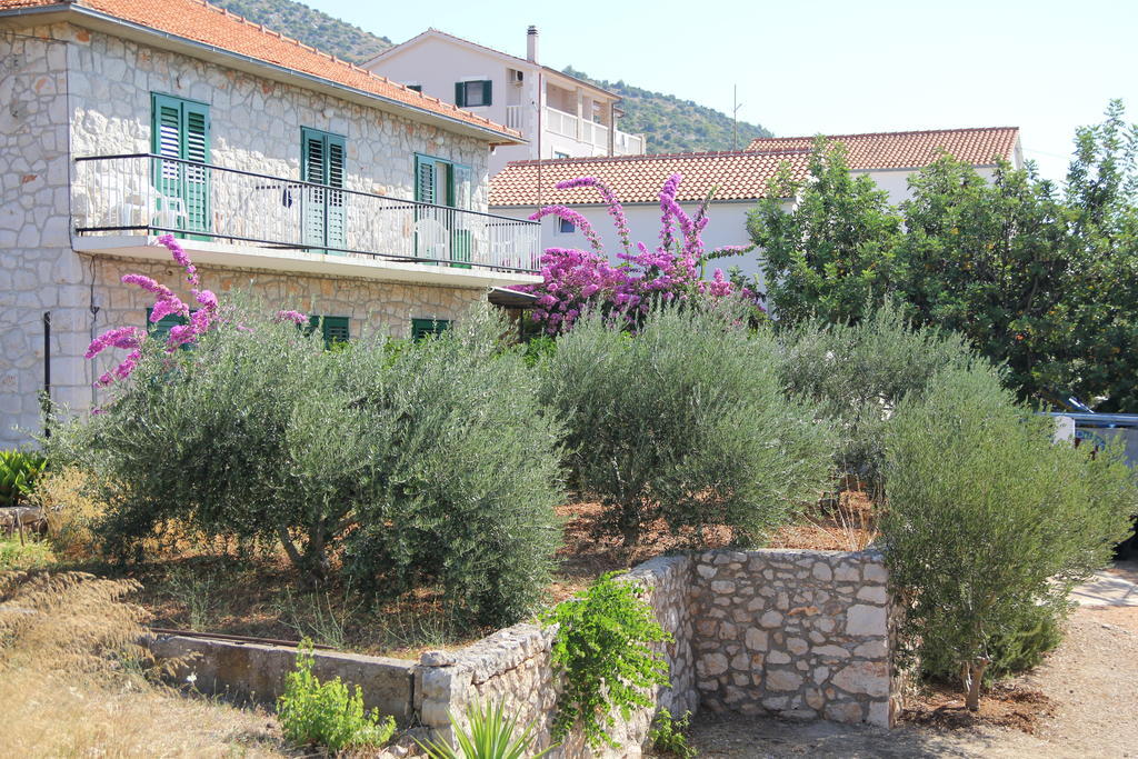 Apartments And Rooms Batos Zavala Dış mekan fotoğraf