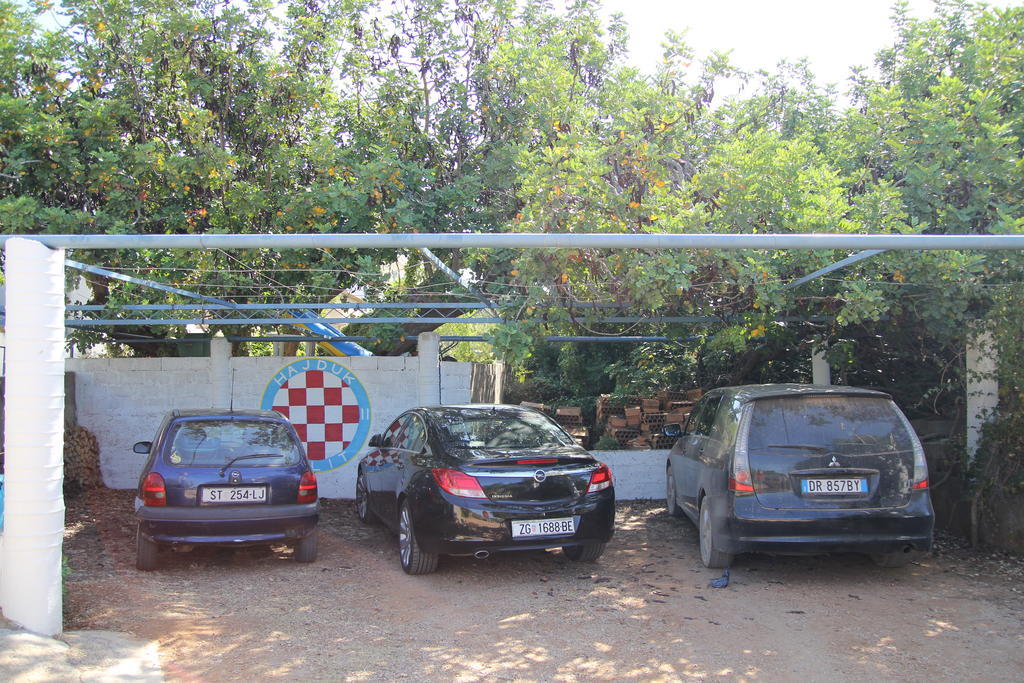 Apartments And Rooms Batos Zavala Dış mekan fotoğraf